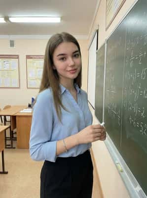 课堂魅力：专业女性教师高清肖像