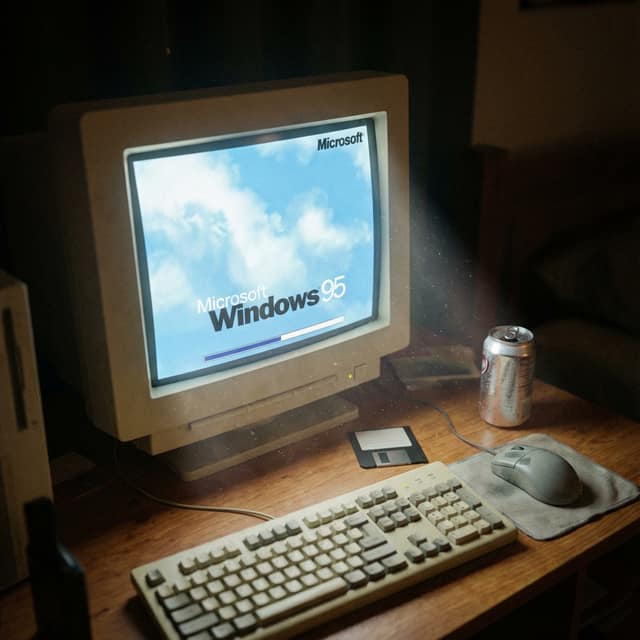 怀旧光影：1995年CRT显示器胶片写真