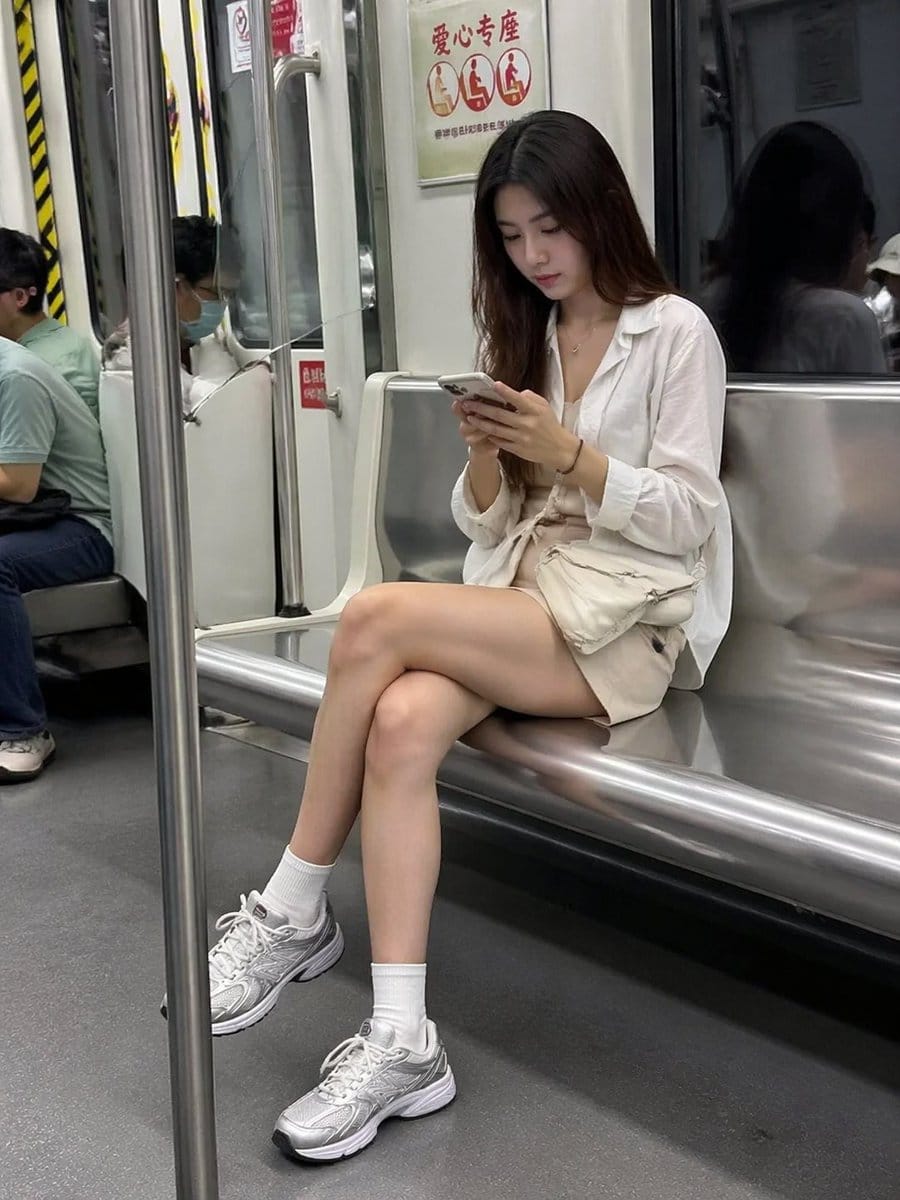 Metro Photoshoot - Capture the city's most authentic moments