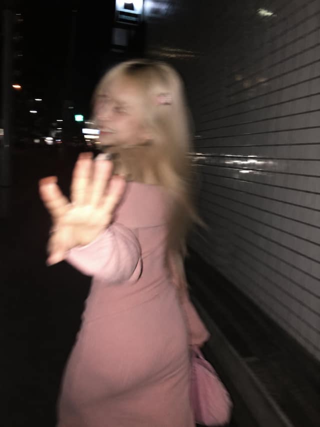 نمونهٔ 东京街头夜拍：手机随机抓拍的真实影像质感